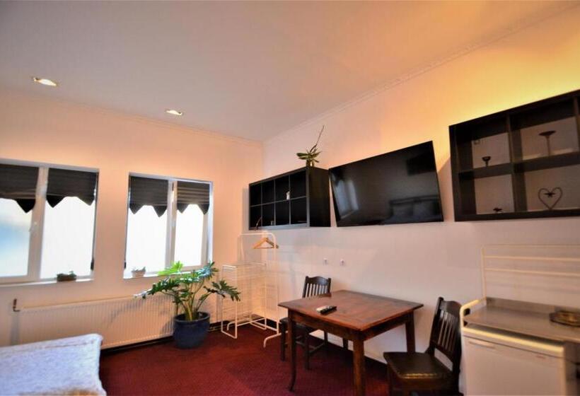 استودیوی استاندارد, Casa Ado