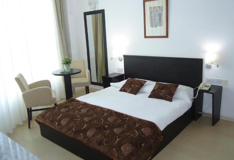 جناح, Ada Beach Hotel