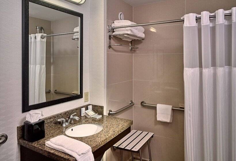 سوئیت جونیور برای معلولان, Hilton Garden Inn Gatlinburg
