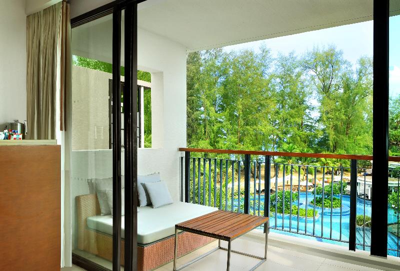 Номер Deluxe Вид на Бассейн, Le Méridien Phuket Mai Khao Beach Resort