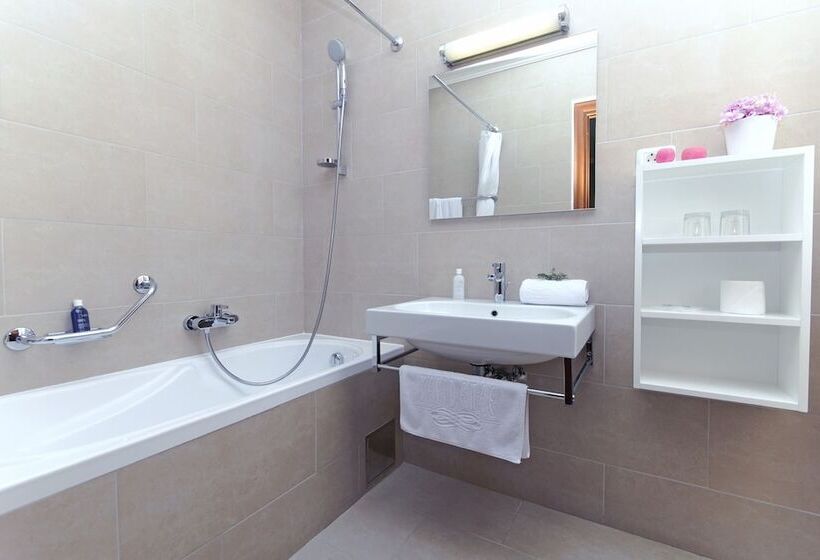 آپارتمان 1 خوابه با بالکن, The Residence Apart