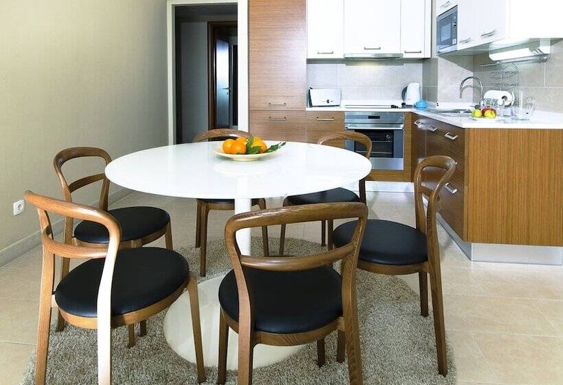 آپارتمان 2 خوابه با بالکن, The Residence Apart