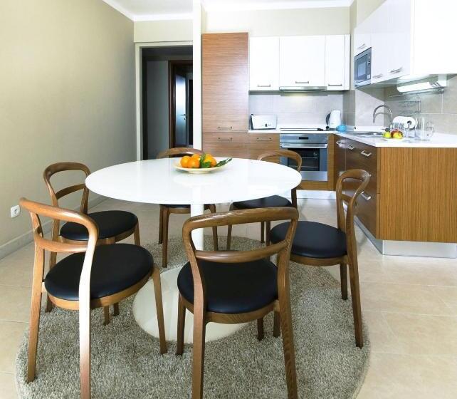 آپارتمان 2 خوابه با بالکن, The Residence Apart