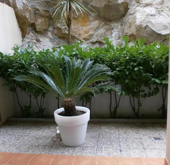 آپارتمان 1 خوابه اینتریور, The Residence Apart