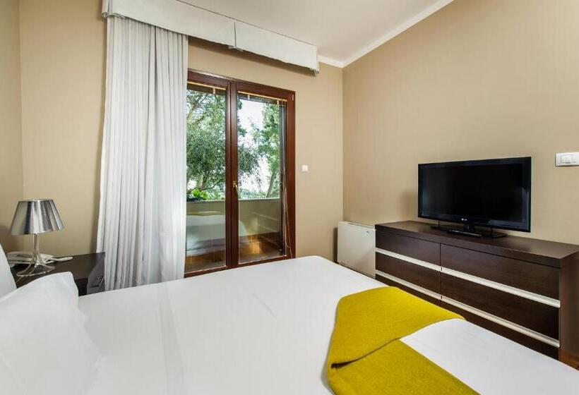2 Bedroom Apartment With Garden, The Residence Apart