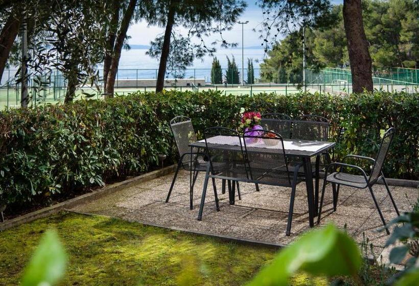 2 Bedroom Apartment With Garden, The Residence Apart