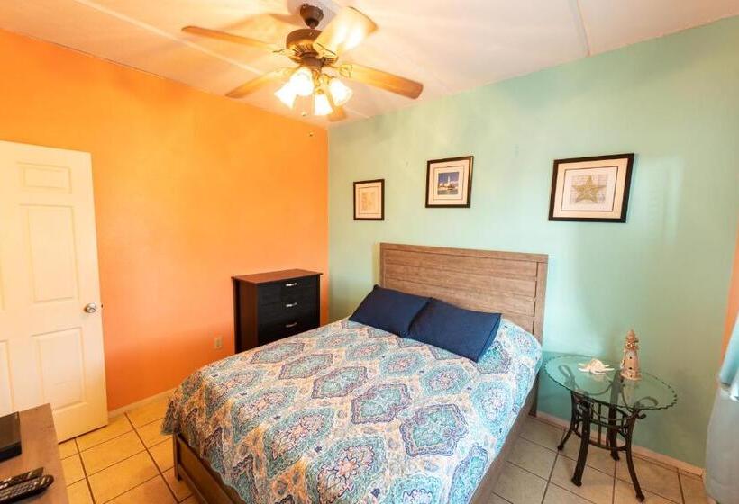 Апартаменты 1 Спальня с Балконом, South Padre Island Condo Is Walking Distance To The Beach, Sleeps 6, Third Floor, 2024 Traveler Awar