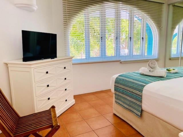 Апартаменты 3 Спальни, Beachview Apartments At Villa Paradiso