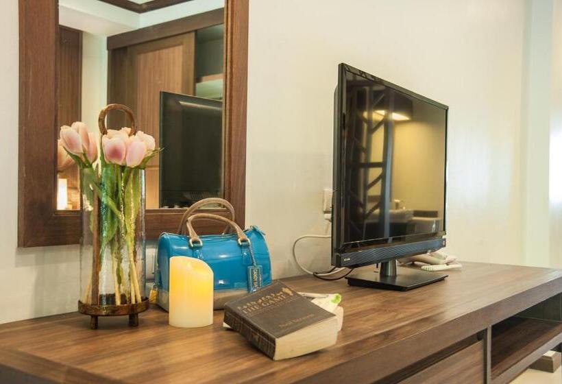 Номер Deluxe, Ratana Hill Patong