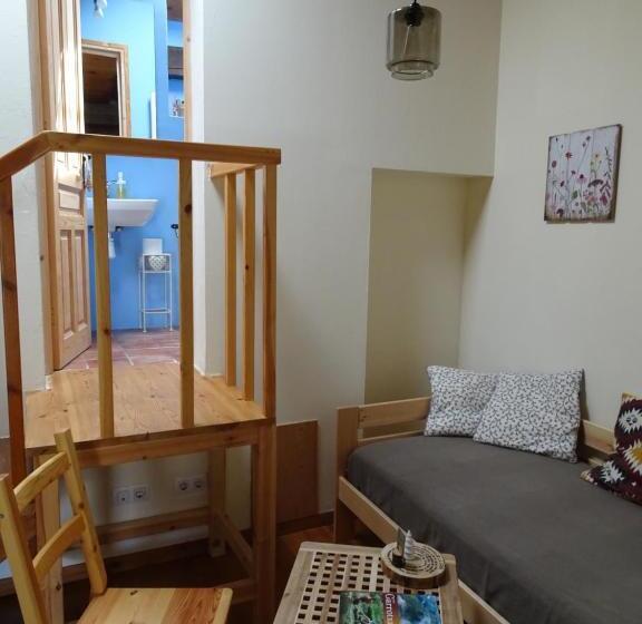 Семейный Номер, Les Magranes Bed & Breakfast