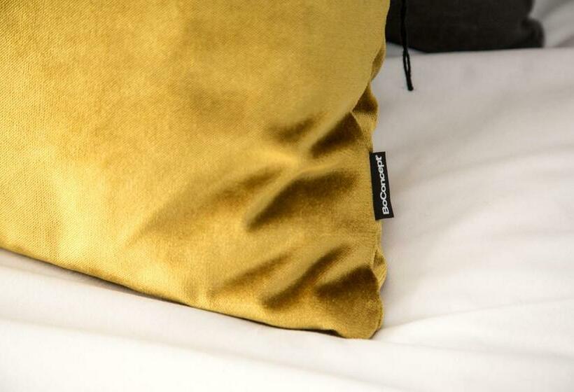 חדר דחוקס עם מיטת קינג, The Hugo   Hotel Concept Canterbury