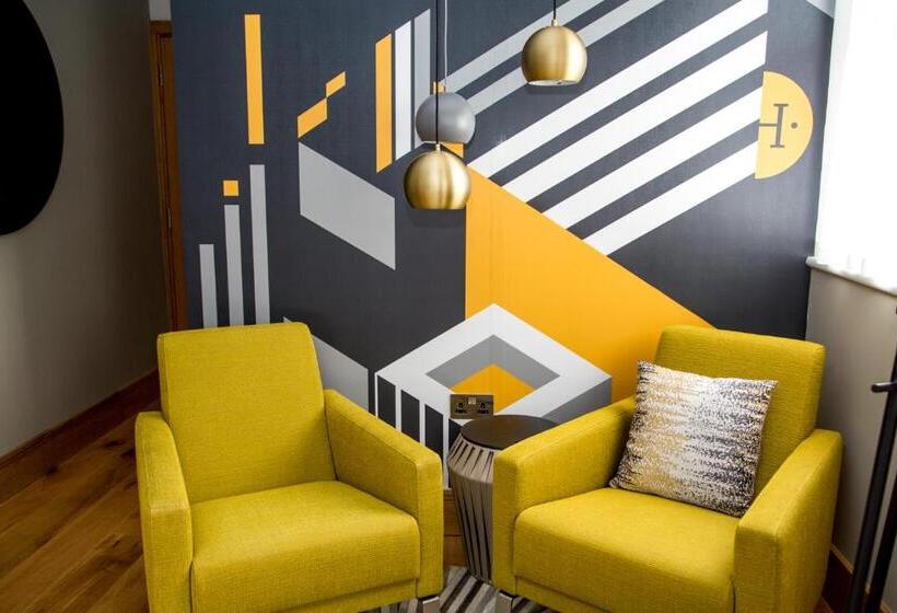 חדר דחוקס עם מיטת קינג, The Hugo   Hotel Concept Canterbury