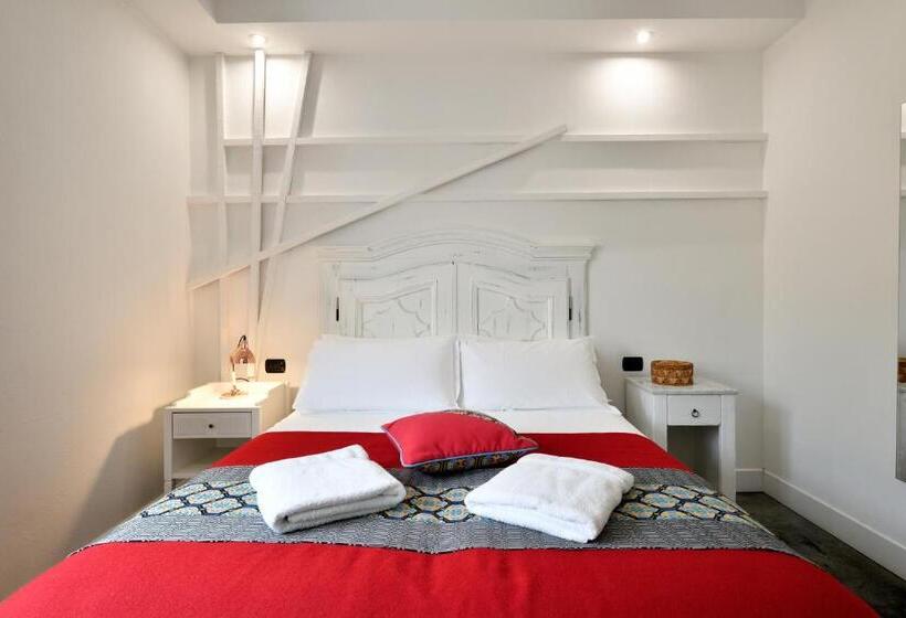 Quarto Standard Banheira Exterior, Lughia