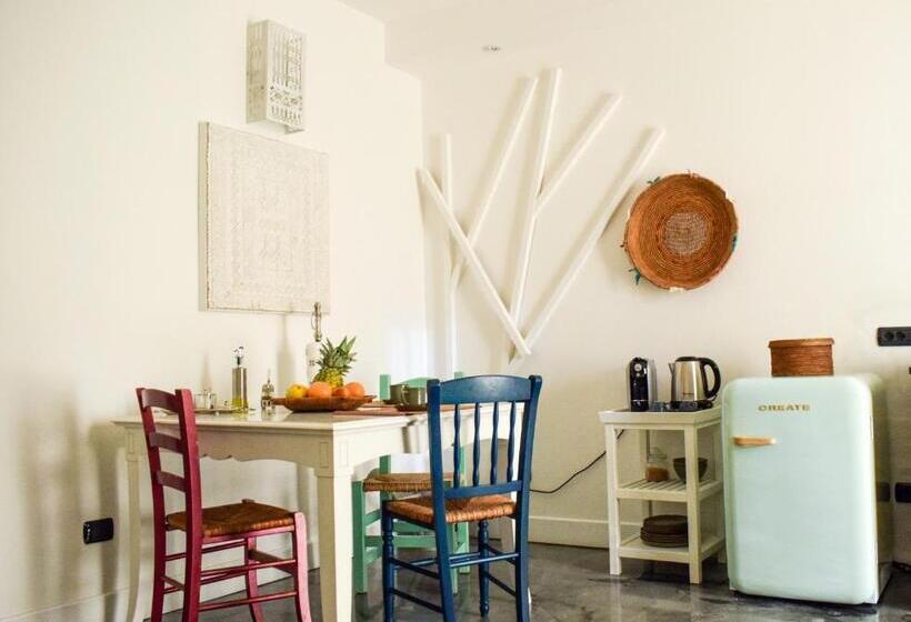Apartamento 1 Dormitório com Terraço, Lughia