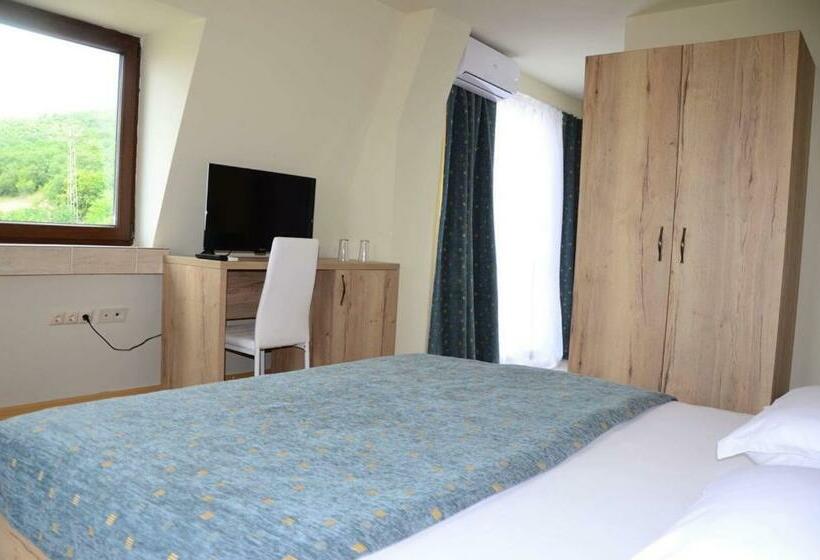 Номер Deluxe Вид на Море с Балконом, Sea View Hills