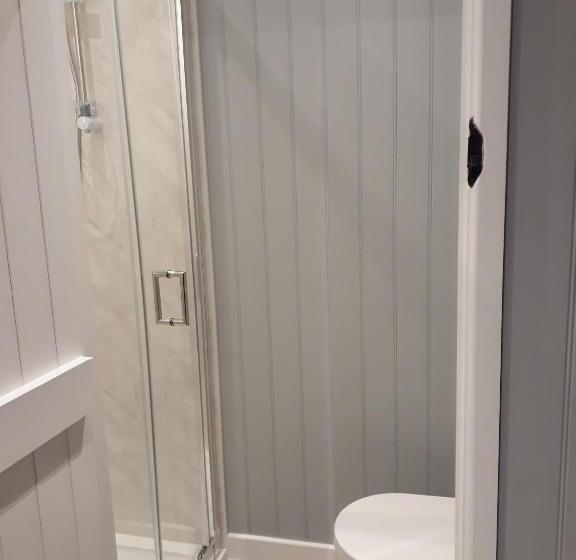 استودیوی استاندارد با چشم‌انداز دریا, Allibella Shepherds Hut, Amazing Seaview, Private Garden, Pet Friendly
