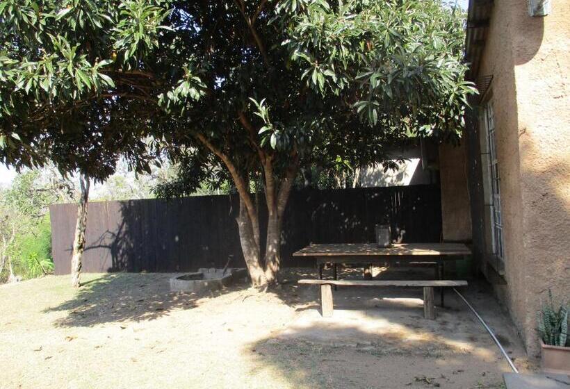 کلبه ییلاقی, Leopard Tree Retreat