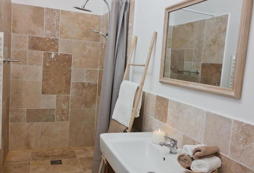 Номер Стандарт Вид на Бассейн, Maison De Maître Elegia