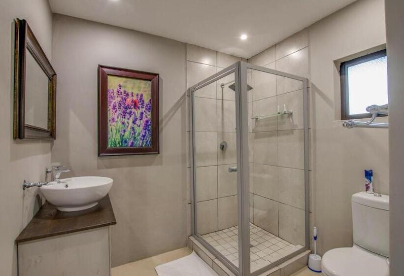 اتاق لوکس با تخت بزرگ, Migdash Guesthouse