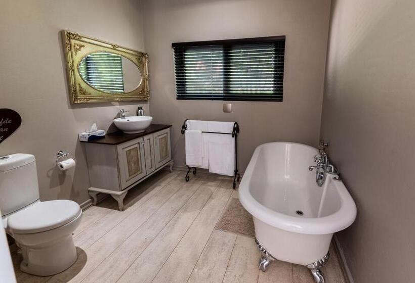 اتاق اجرایی با تخت بزرگ, Migdash Guesthouse