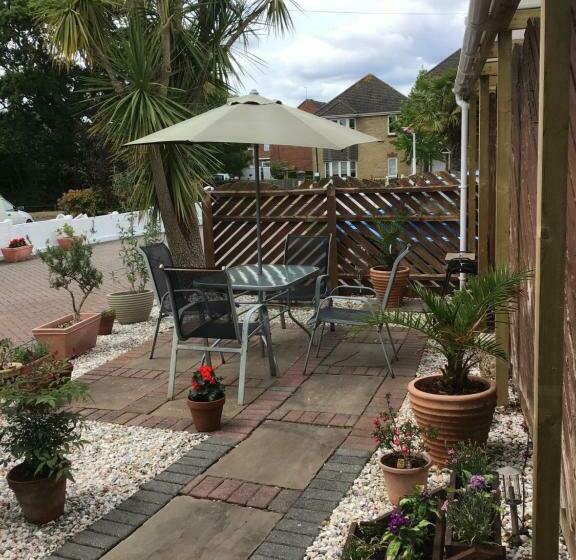 Семейный Номер, Coast 77 B&b