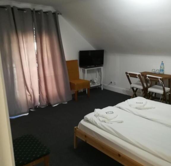Трехместный Номер Комфорт, Royal Guest House Ii