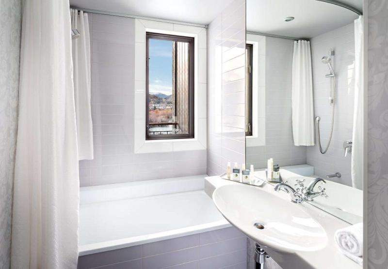 스탠다드 룸 킹사이즈 침대, Doubletree By Hilton Queenstown
