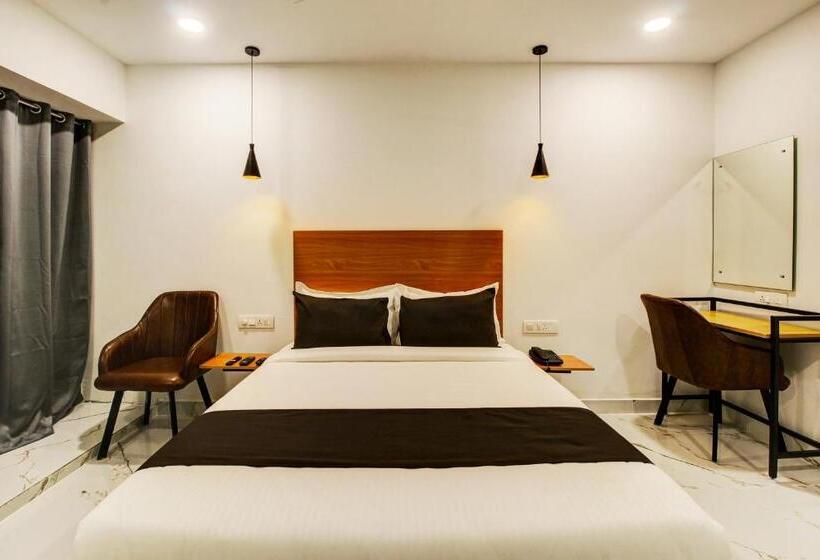 Quarto Triplo Clássico, Collection O Rcc Hotel Banjara Hills