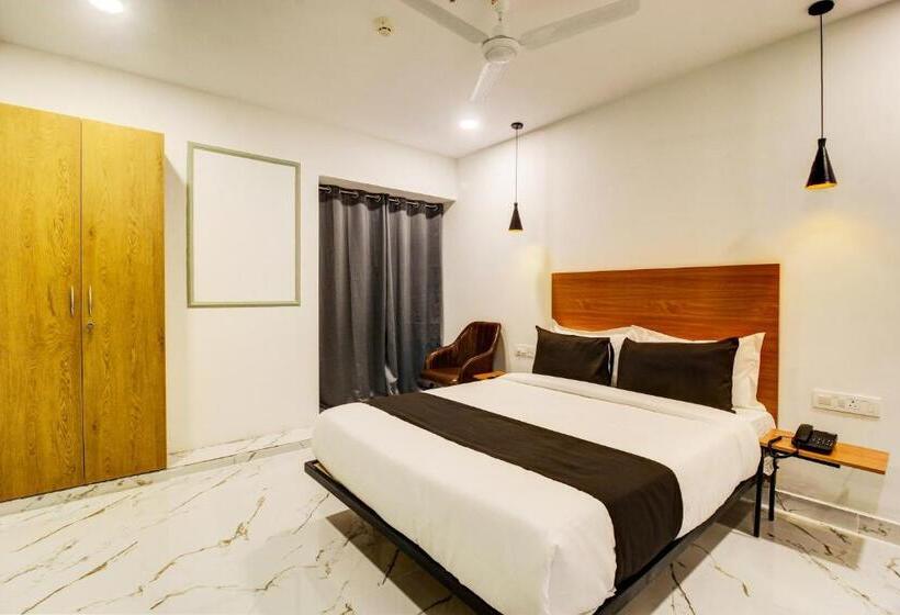 Quarto Triplo Clássico, Collection O Rcc Hotel Banjara Hills