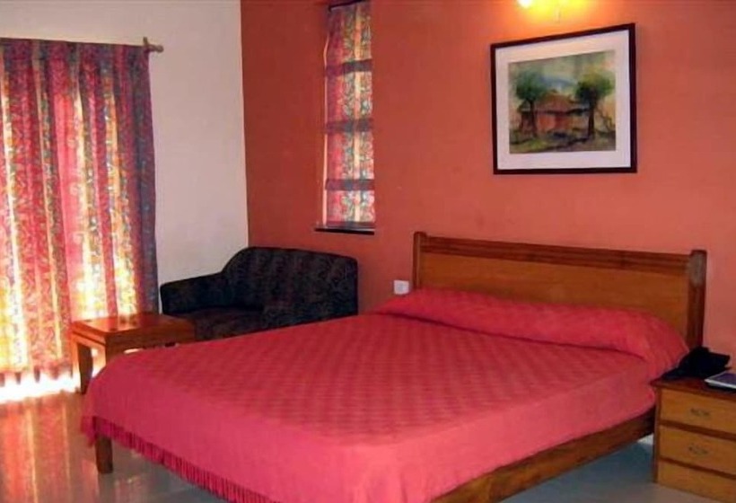 اتاق لوکس, Renzo's Inn