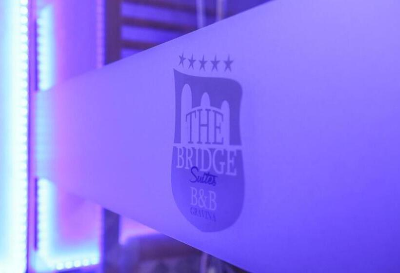 سوئیت با وان آب گرم, The Bridge Suites