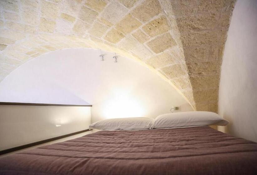 سوییت جونیور با بالکن, The Bridge Suites