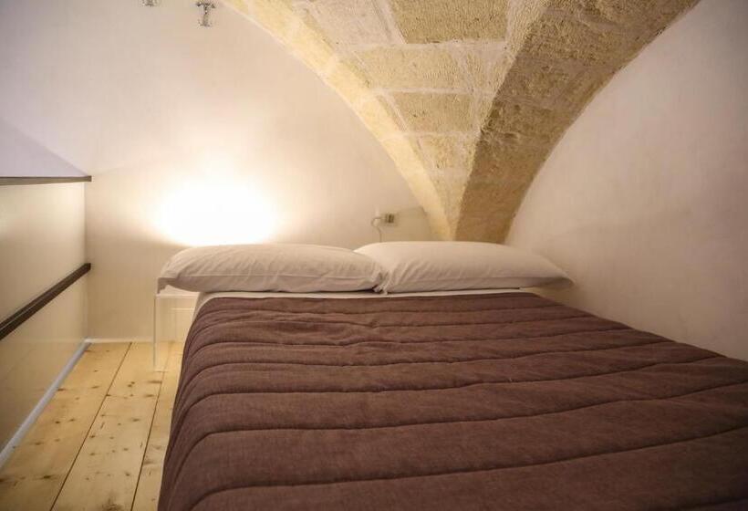 سوییت جونیور با بالکن, The Bridge Suites