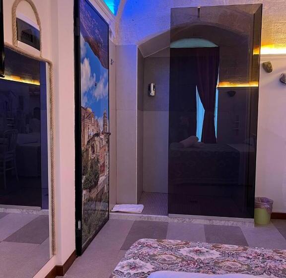اتاق استاندارد, The Bridge Suites
