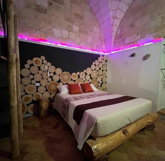 سوییت سوپریور, The Bridge Suites