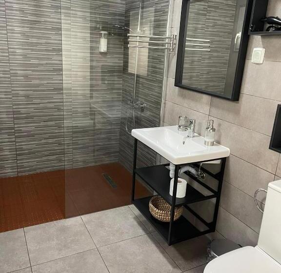 اتاق استاندارد, Adega Guest House