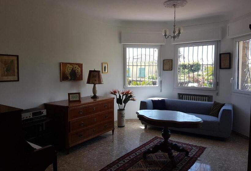 带共用浴室的标准房间, Villa Calliste