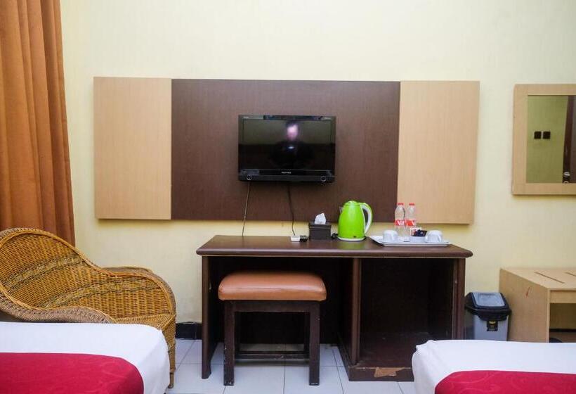 Номер Стандарт, Urbanview Hotel Dedy Jaya Brebes
