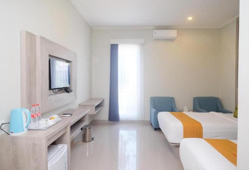 Номер Superior, Urbanview Hotel Dedy Jaya Brebes