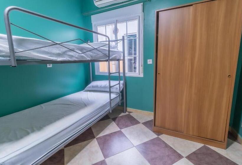 Семейный Номер, Albergue Rojo Plata