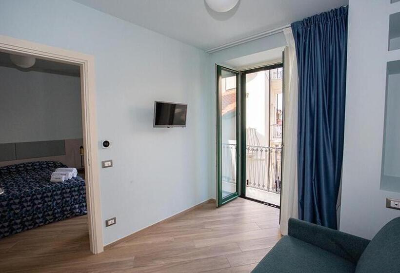 Четырехместный Номер Стандарт, Odissea Residence E Rooms