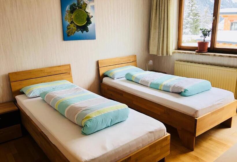 Номер Стандарт с Балконом, Wei Wei S Hostel