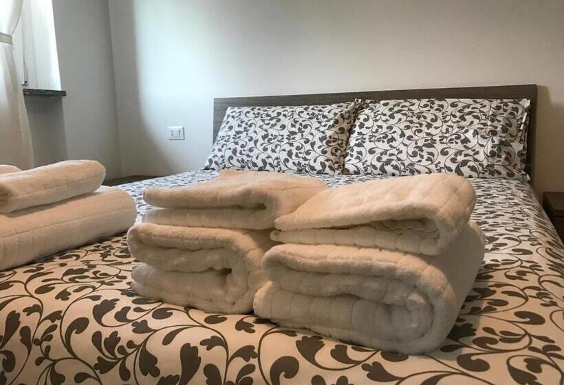 اتاق لوکس, Home
