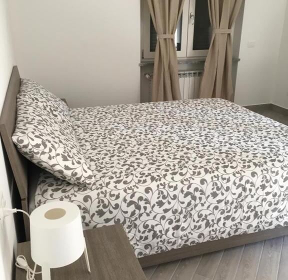 آپارتمان 2 خوابه, Home
