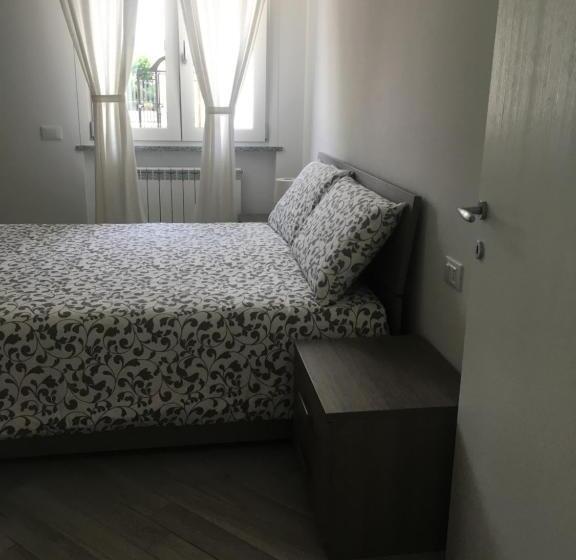 آپارتمان 2 خوابه, Home