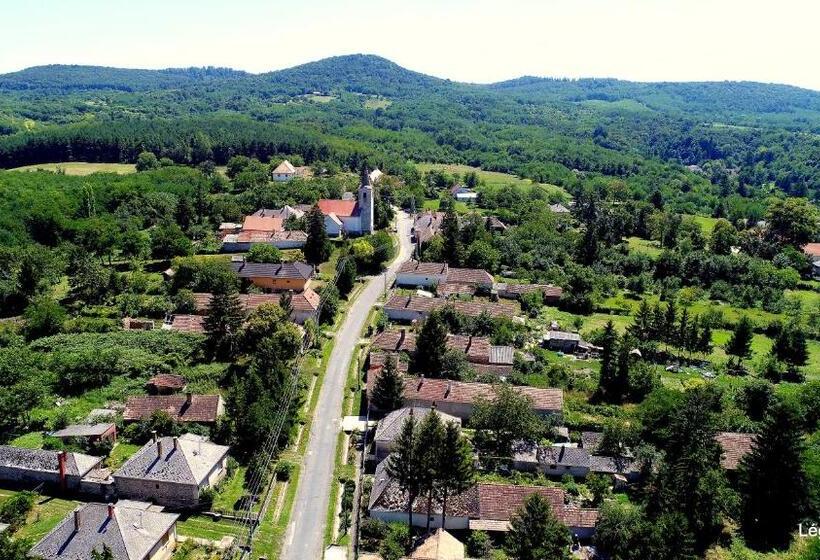 Семейный Номер Совместный Санузел, Tolnay Kúria és Vendégház