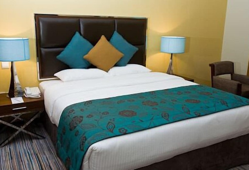 Студия Классика, Phoenix Plaza Hotel Apartments