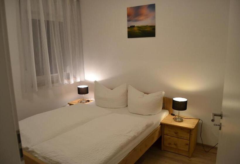 带1个卧室的带阳台的公寓, Aparthotel Sebastian