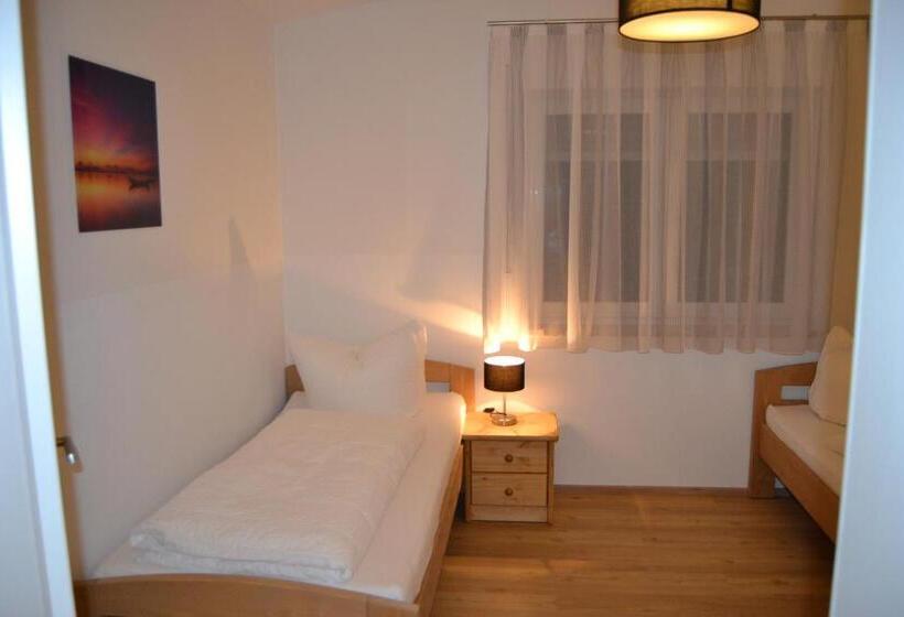 带1个卧室的带阳台的公寓, Aparthotel Sebastian
