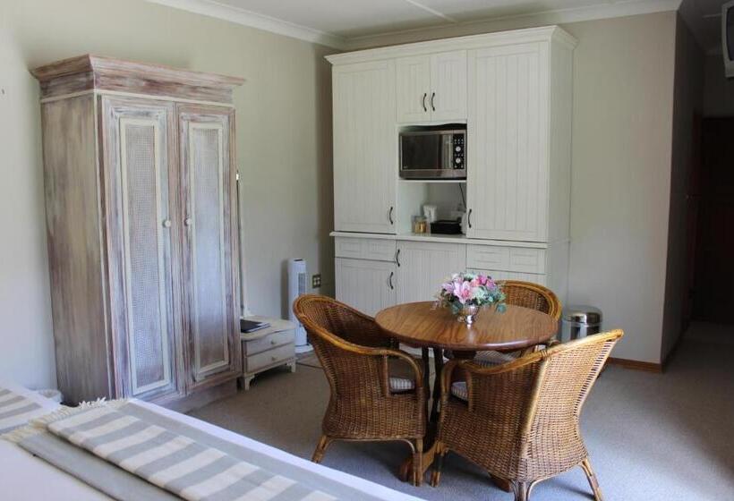 Номер Стандарт Трехместный, Oranje Guest Farm